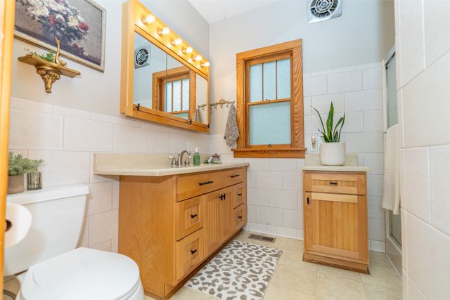 423 E Jefferson Street, Winterset, IA 50273