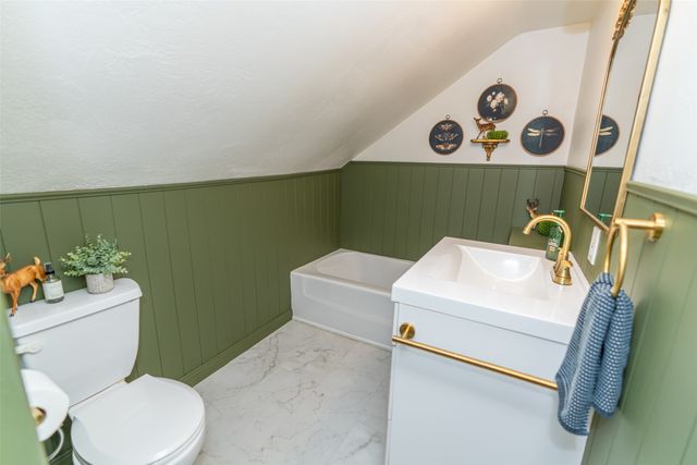 423 E Jefferson Street, Winterset, IA 50273