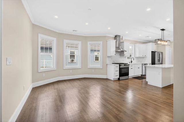 152 Washington St 2, Boston, MA 02135