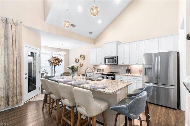 223 Creek Front LN, Suffolk, VA 23435