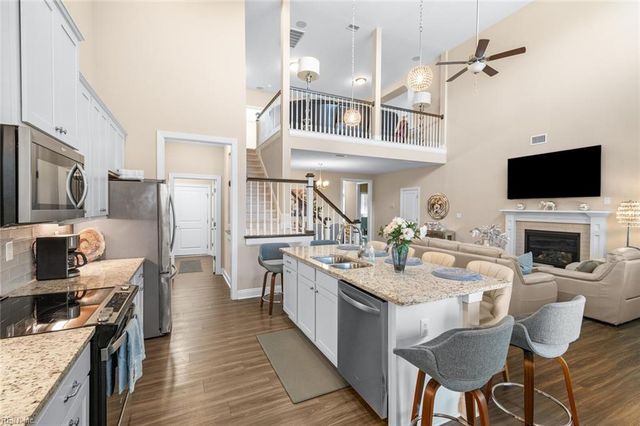 223 Creek Front LN, Suffolk, VA 23435