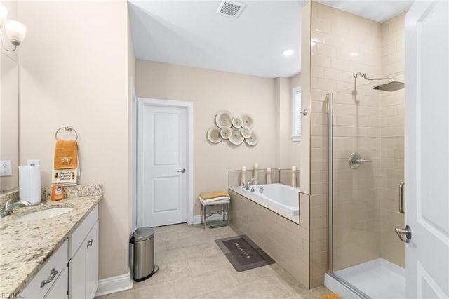 223 Creek Front LN, Suffolk, VA 23435