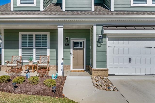 223 Creek Front LN, Suffolk, VA 23435