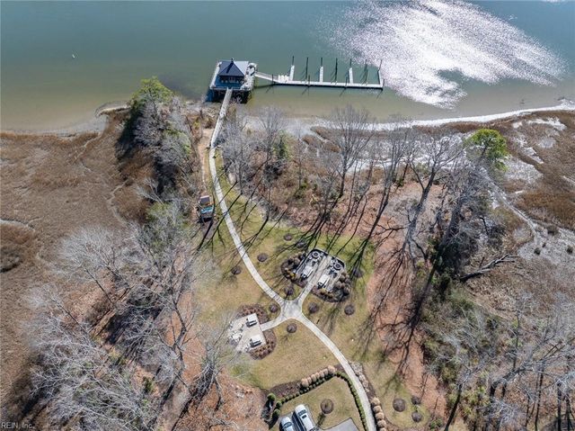 223 Creek Front LN, Suffolk, VA 23435