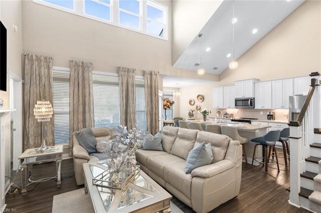 223 Creek Front LN, Suffolk, VA 23435