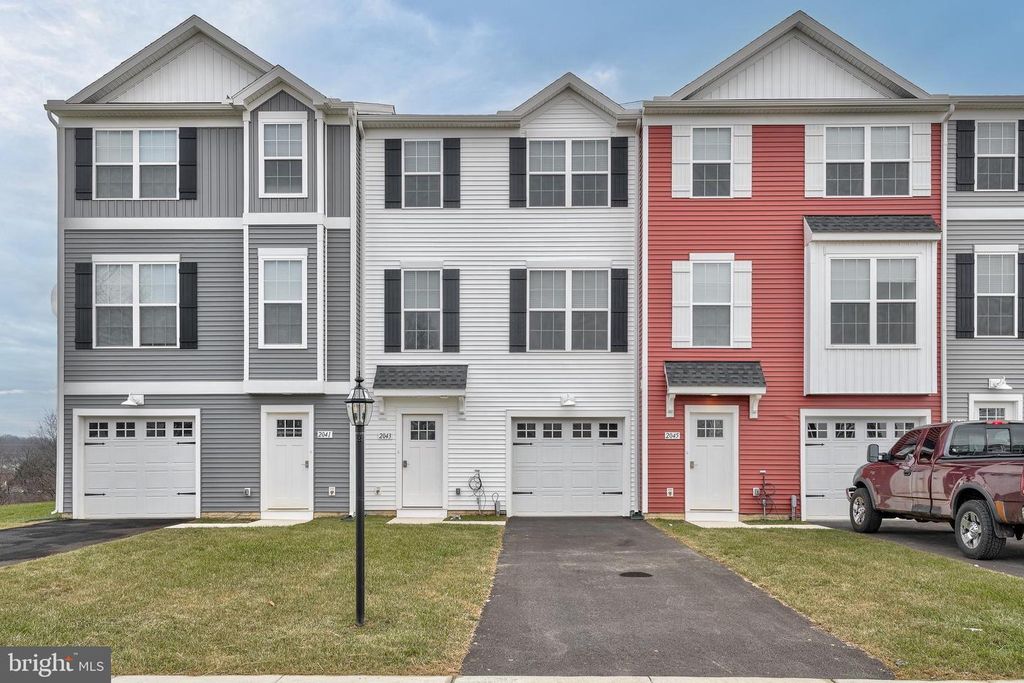 2026 TERRACE VIEW LANE, Mechanicsburg, PA 17055