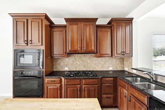 321 Fieldstone DR, Georgetown, TX 78633