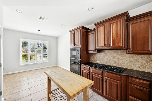 321 Fieldstone DR, Georgetown, TX 78633