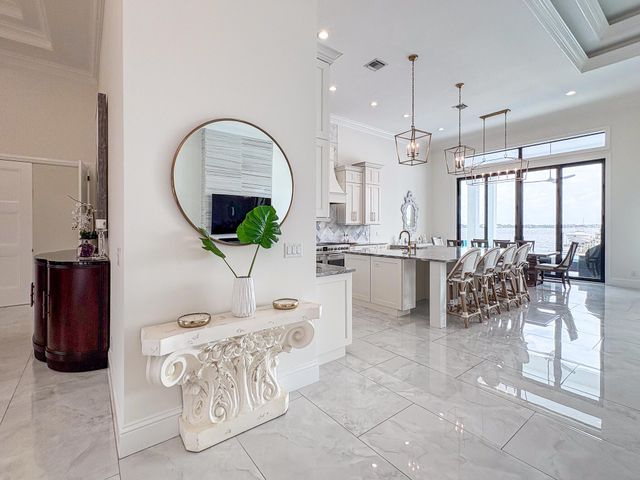 1000 NE Wright Avenue, Jensen Beach, FL 34957