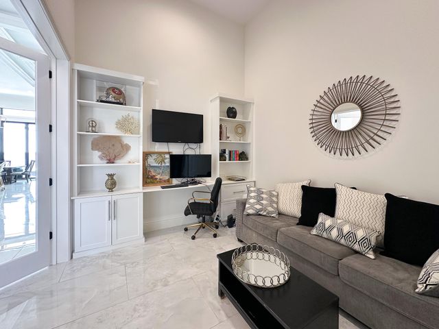 1000 NE Wright Avenue, Jensen Beach, FL 34957