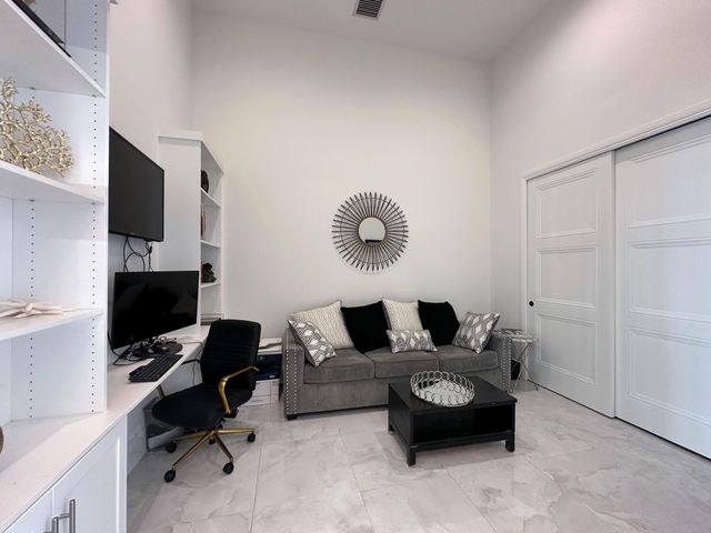 1000 NE Wright Avenue, Jensen Beach, FL 34957