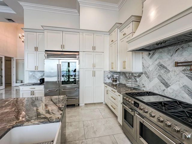 1000 NE Wright Avenue, Jensen Beach, FL 34957