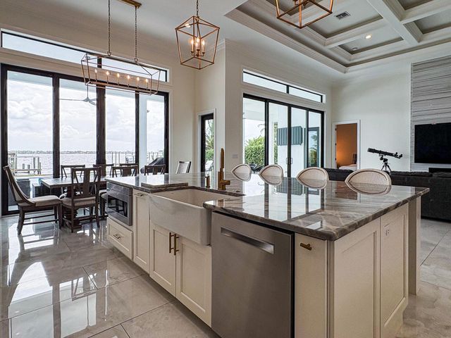 1000 NE Wright Avenue, Jensen Beach, FL 34957