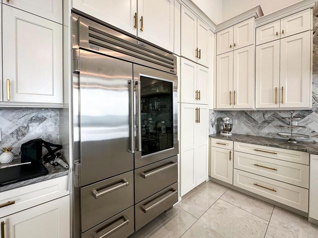 1000 NE Wright Avenue, Jensen Beach, FL 34957