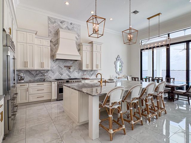 1000 NE Wright Avenue, Jensen Beach, FL 34957