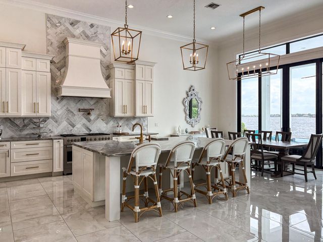 1000 NE Wright Avenue, Jensen Beach, FL 34957