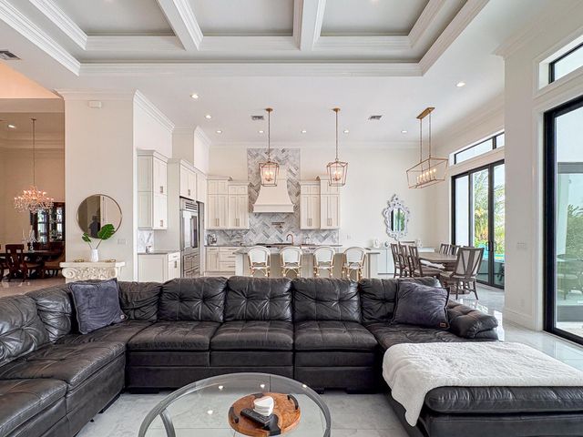 1000 NE Wright Avenue, Jensen Beach, FL 34957