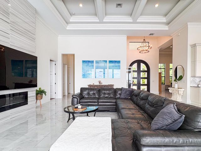 1000 NE Wright Avenue, Jensen Beach, FL 34957