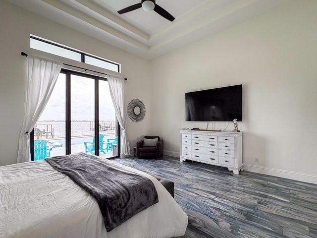 1000 NE Wright Avenue, Jensen Beach, FL 34957