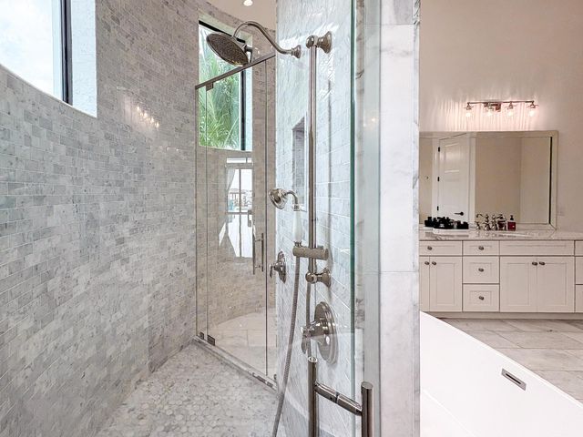 1000 NE Wright Avenue, Jensen Beach, FL 34957