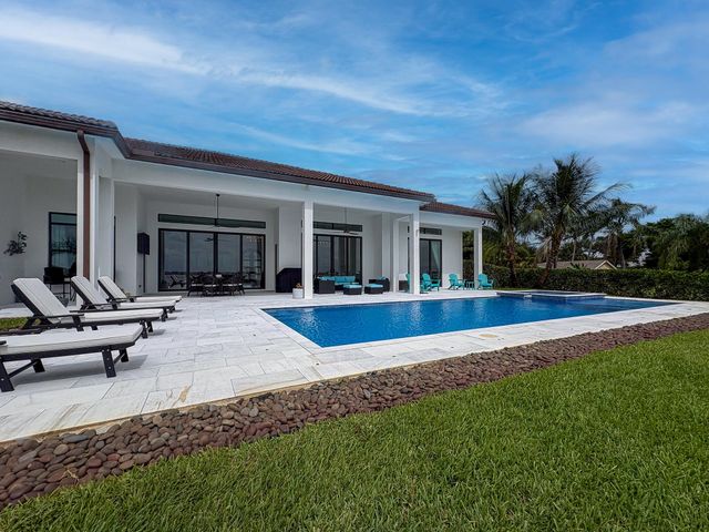 1000 NE Wright Avenue, Jensen Beach, FL 34957