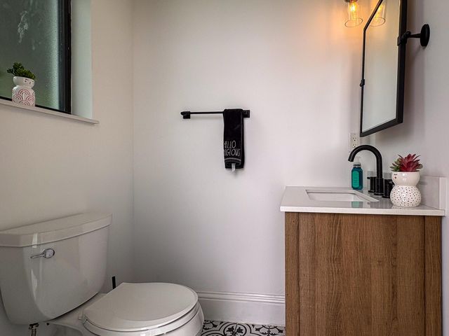 1000 NE Wright Avenue, Jensen Beach, FL 34957