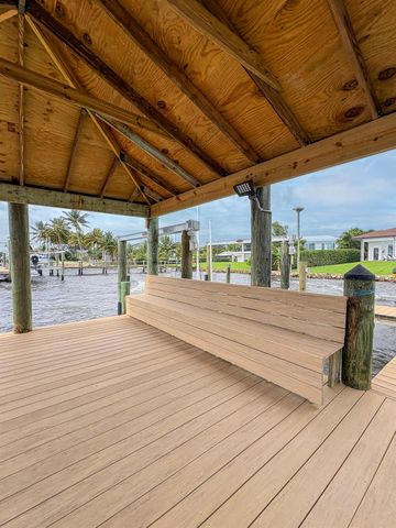 1000 NE Wright Avenue, Jensen Beach, FL 34957