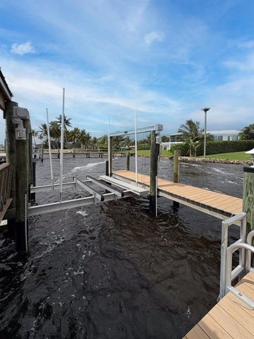 1000 NE Wright Avenue, Jensen Beach, FL 34957