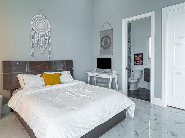 1000 NE Wright Avenue, Jensen Beach, FL 34957