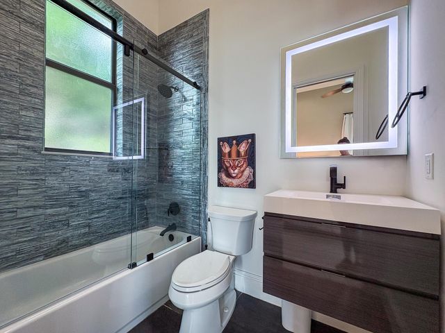 1000 NE Wright Avenue, Jensen Beach, FL 34957