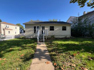542 E Downer Place, Aurora, IL 60505