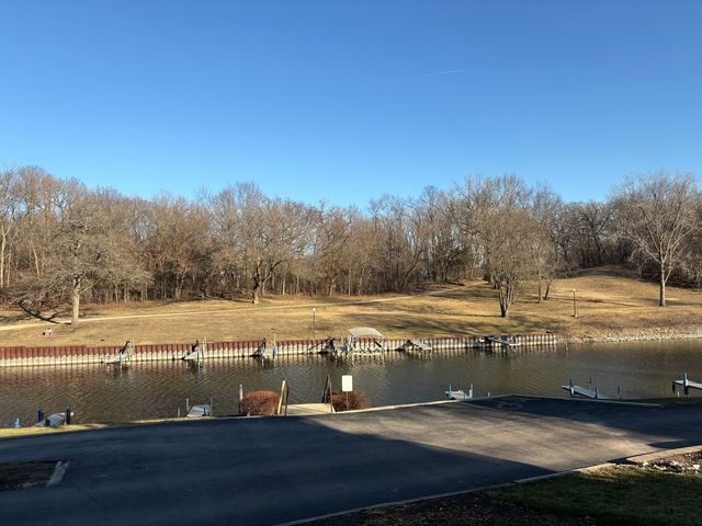 11 Saint Thomas Colony 7, Fox Lake, IL 60020