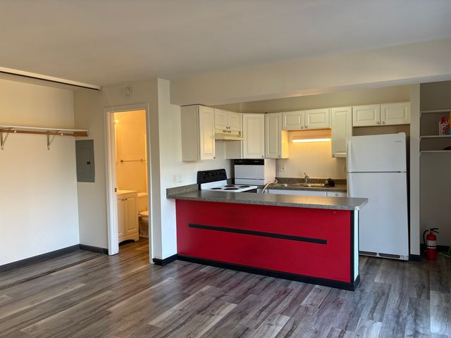 11 Saint Thomas Colony 7, Fox Lake, IL 60020