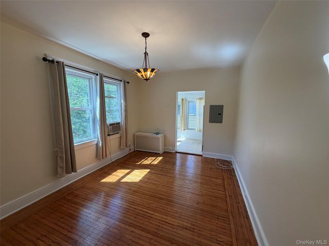 124 PELHAMDALE Avenue 8A, Pelham, NY 10803