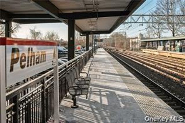124 PELHAMDALE Avenue 8A, Pelham, NY 10803