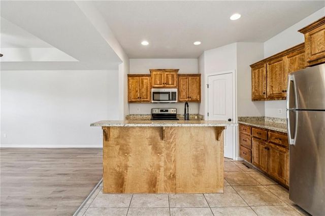 527 S Poplar Street, Gardner, KS 66030