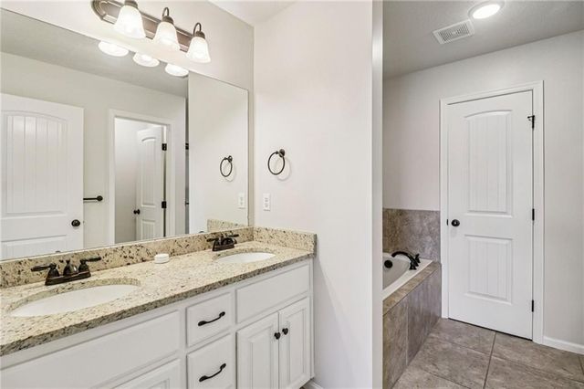 527 S Poplar Street, Gardner, KS 66030