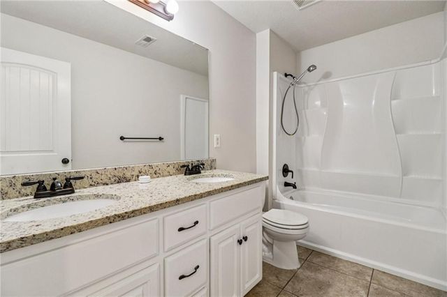 527 S Poplar Street, Gardner, KS 66030