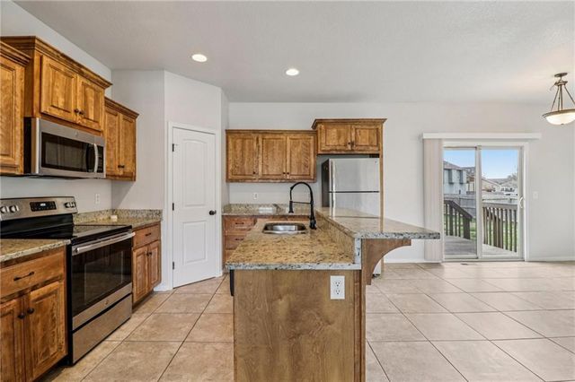 527 S Poplar Street, Gardner, KS 66030