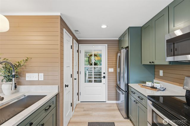 6911 Olive Avenue, Stanwood, WA 98292