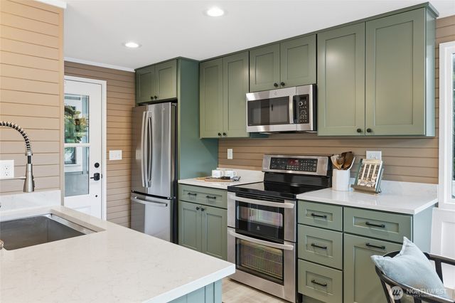 6911 Olive Avenue, Stanwood, WA 98292