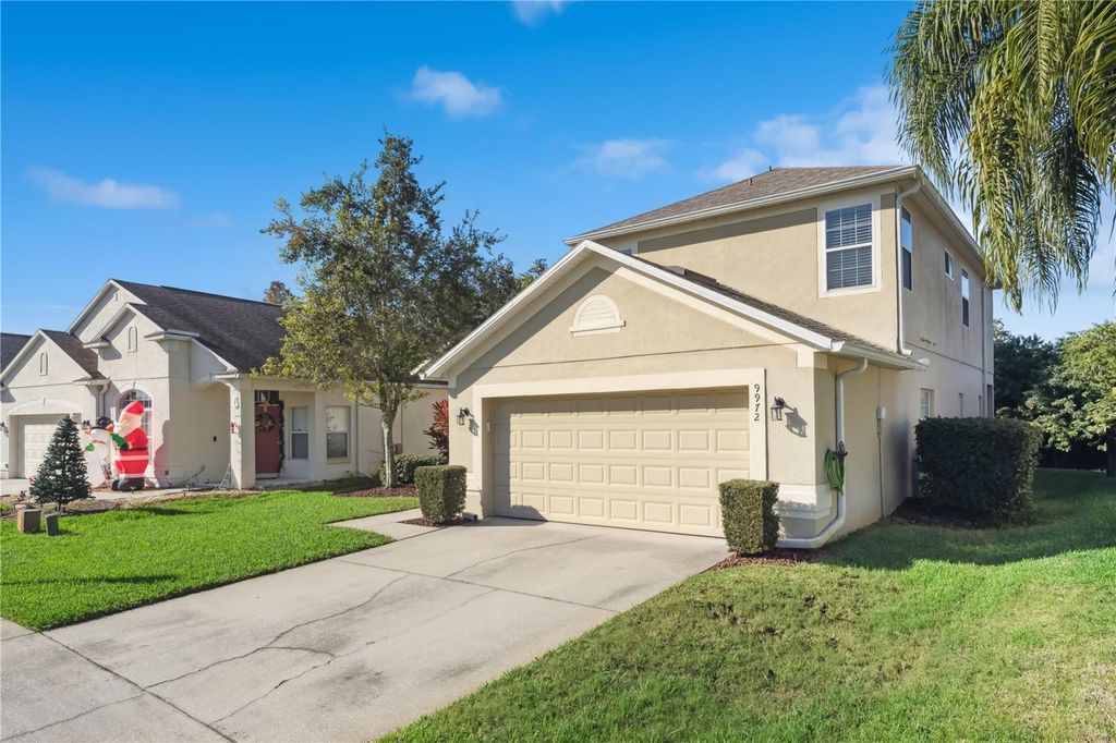 Image 2 of property listing at 9972 HIDDEN DUNES LANE, Orlando, FL 32832