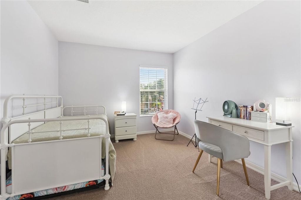 Image 25 of property listing at 9972 HIDDEN DUNES LANE, Orlando, FL 32832