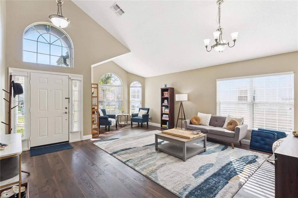 Image 4 of property listing at 9972 HIDDEN DUNES LANE, Orlando, FL 32832