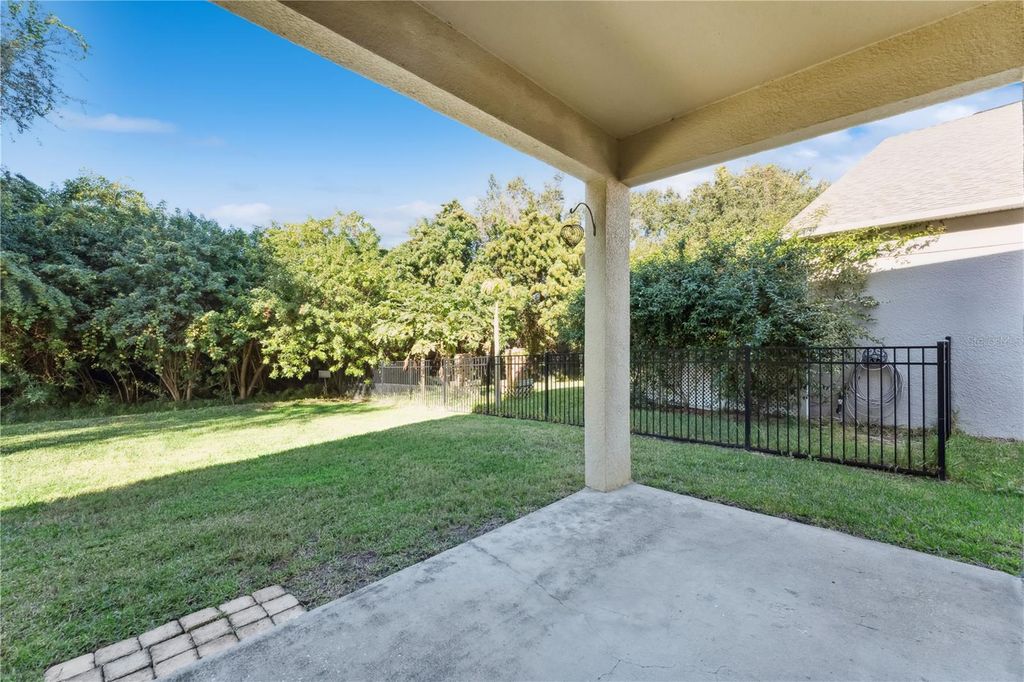 Image 34 of property listing at 9972 HIDDEN DUNES LANE, Orlando, FL 32832