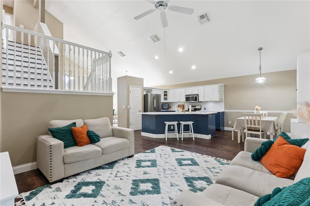 Image 8 of property listing at 9972 HIDDEN DUNES LANE, Orlando, FL 32832