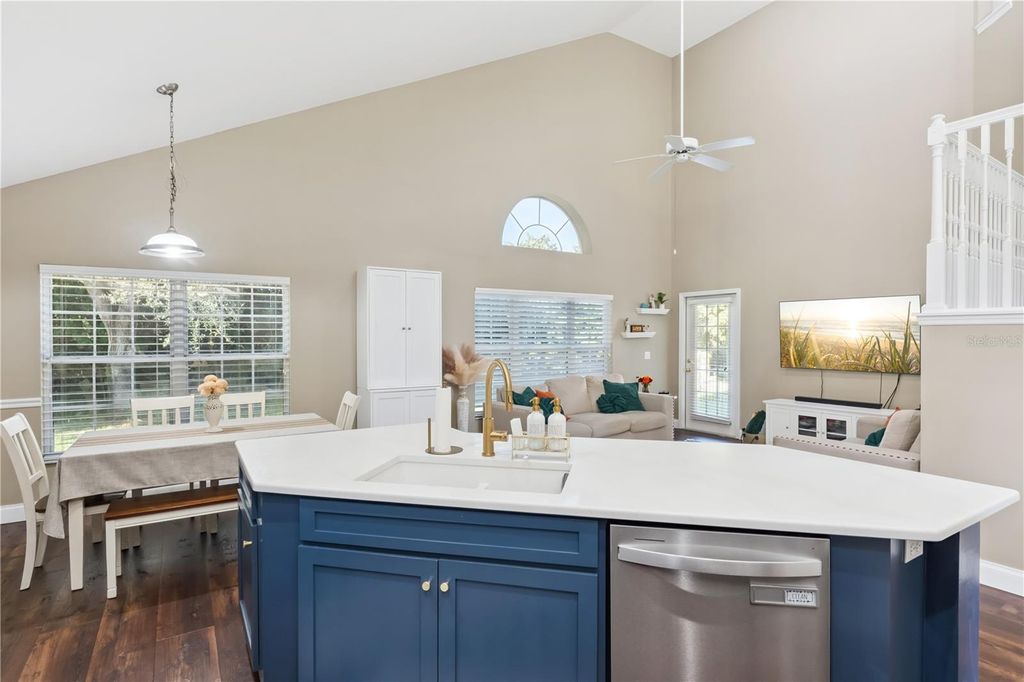 Image 10 of property listing at 9972 HIDDEN DUNES LANE, Orlando, FL 32832