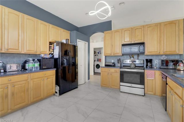 7384 Sika Deer WAY, Fort Myers, FL 33966