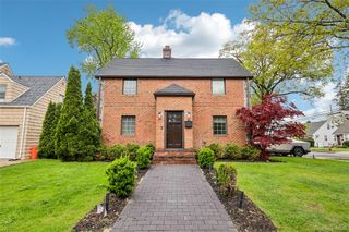 57 Berkley Road, Mineola, NY 11501