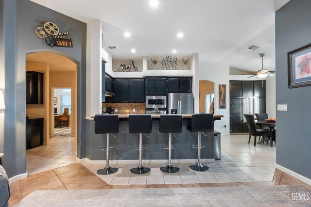 9317 Leslie Deann Court, Bakersfield, CA 93312